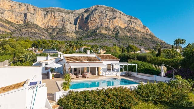 4 sovrum Villa till salu i Javea / Xàbia med pool - 1 150 000 € (Ref: 9851258)