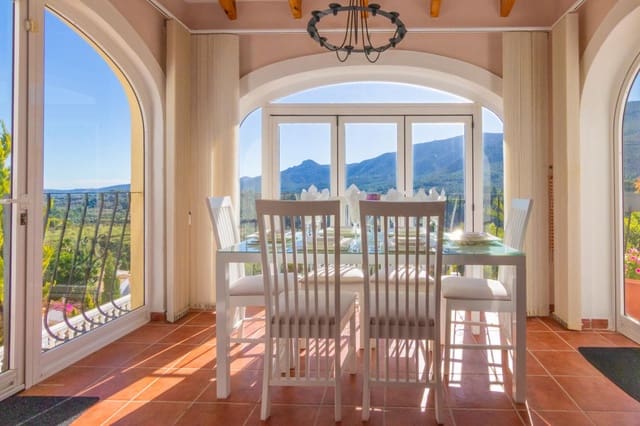 4 bedroom Villa for sale in Jalón / Xaló with pool - € 469,000 (Ref: 9851262)