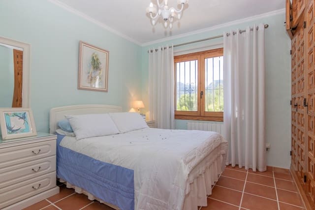 4 bedroom Villa for sale in Jalón / Xaló with pool - € 469,000 (Ref: 9851262)