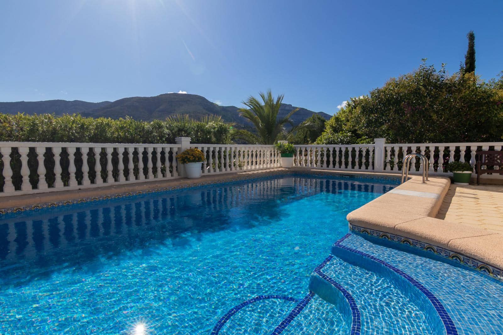 4 bedroom Villa for sale in Jalon / Xalo with pool - € 469,000 (Ref: 9851262)