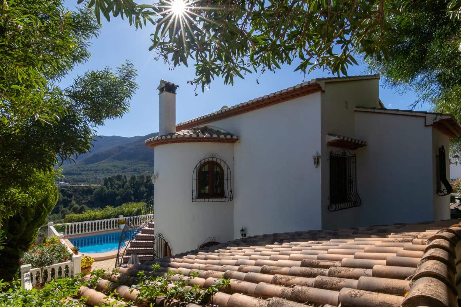 4 bedroom Villa for sale in Jalon / Xalo with pool - € 469,000 (Ref: 9851262)