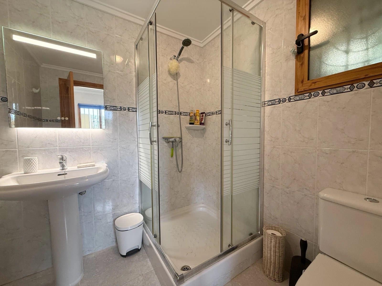 3 soveværelse Villa til salg i Orba med swimmingpool - € 430.000 (Ref: 9851263)