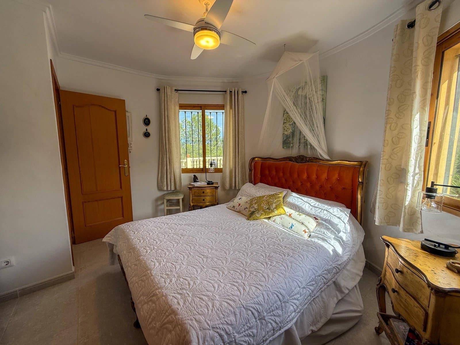 3 soveværelse Villa til salg i Orba med swimmingpool - € 430.000 (Ref: 9851263)