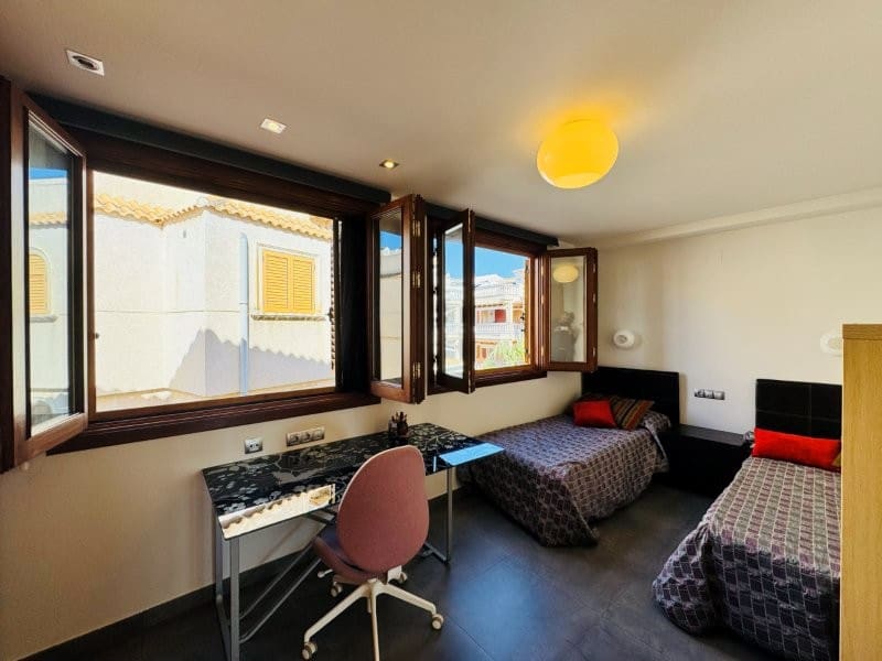 2 soverom Strandleiligheter til salgs i Guardamar del Segura - € 450 000 (Ref: 9851271)