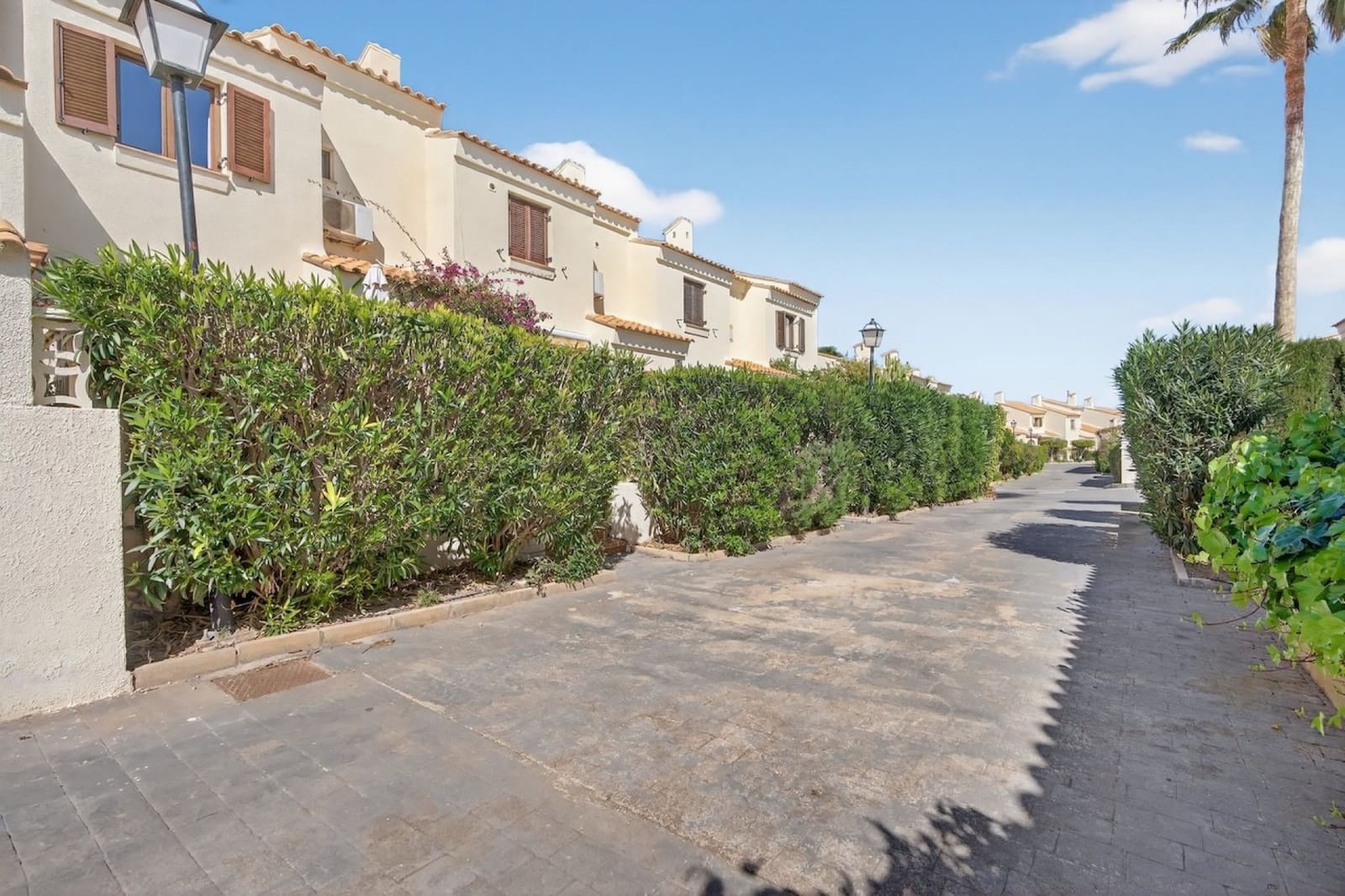 3 soverom Hus til salgs i Gran Alacant med svømmebasseng - € 366 000 (Ref: 9851275)
