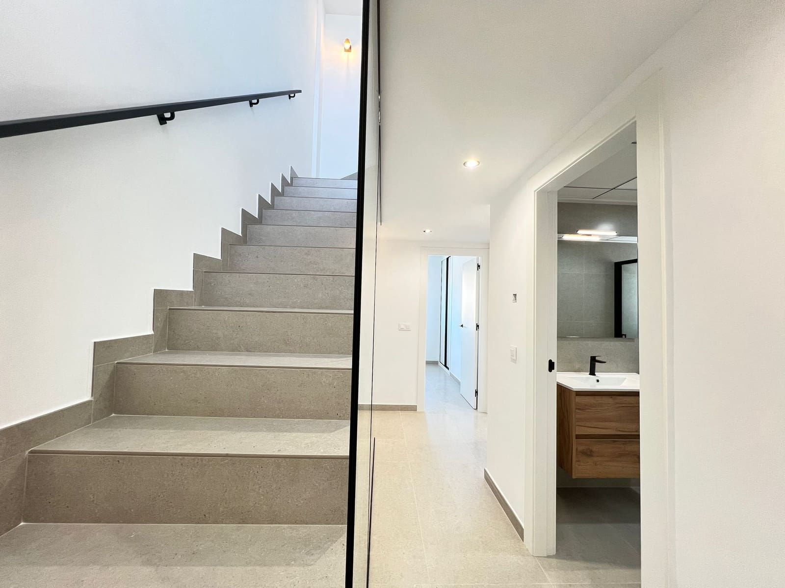 3 slaapkamer Halfvrijstaande villa te koop in Benferri - € 318.000 (Ref: 9874414)