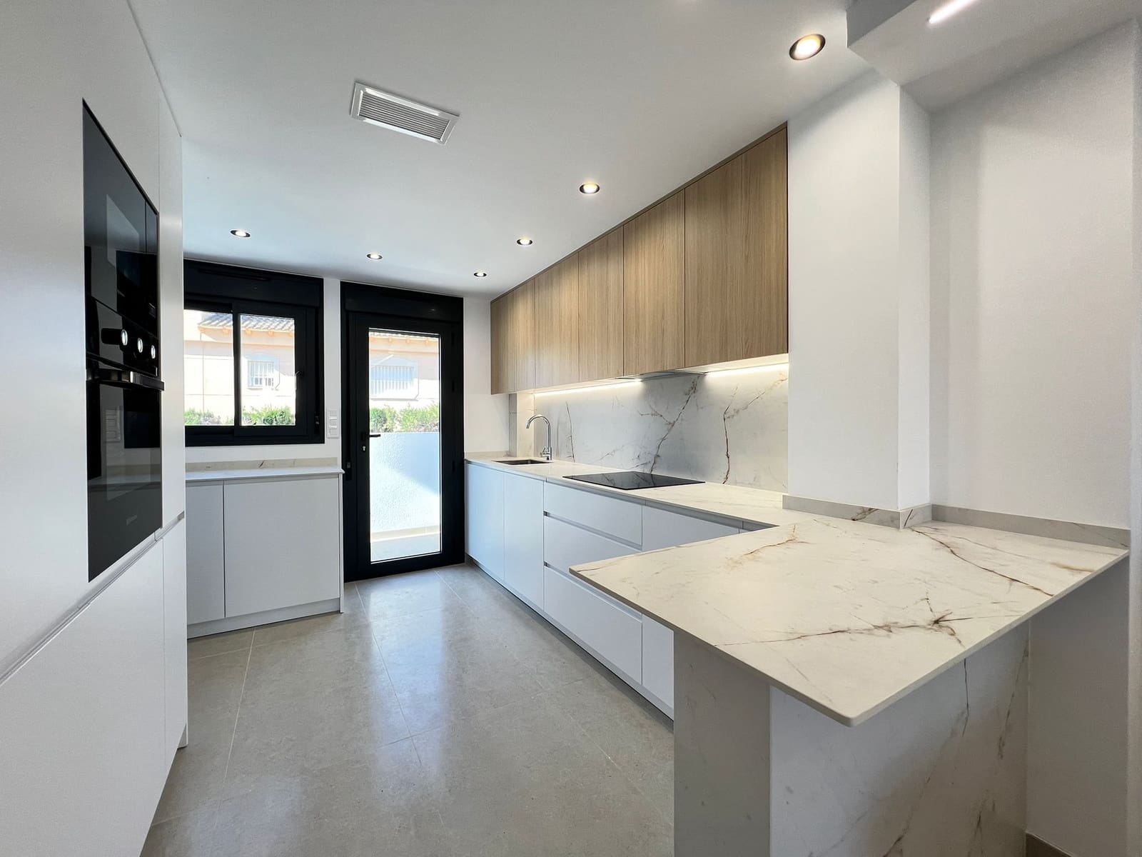 3 slaapkamer Halfvrijstaande villa te koop in Benferri - € 318.000 (Ref: 9874414)