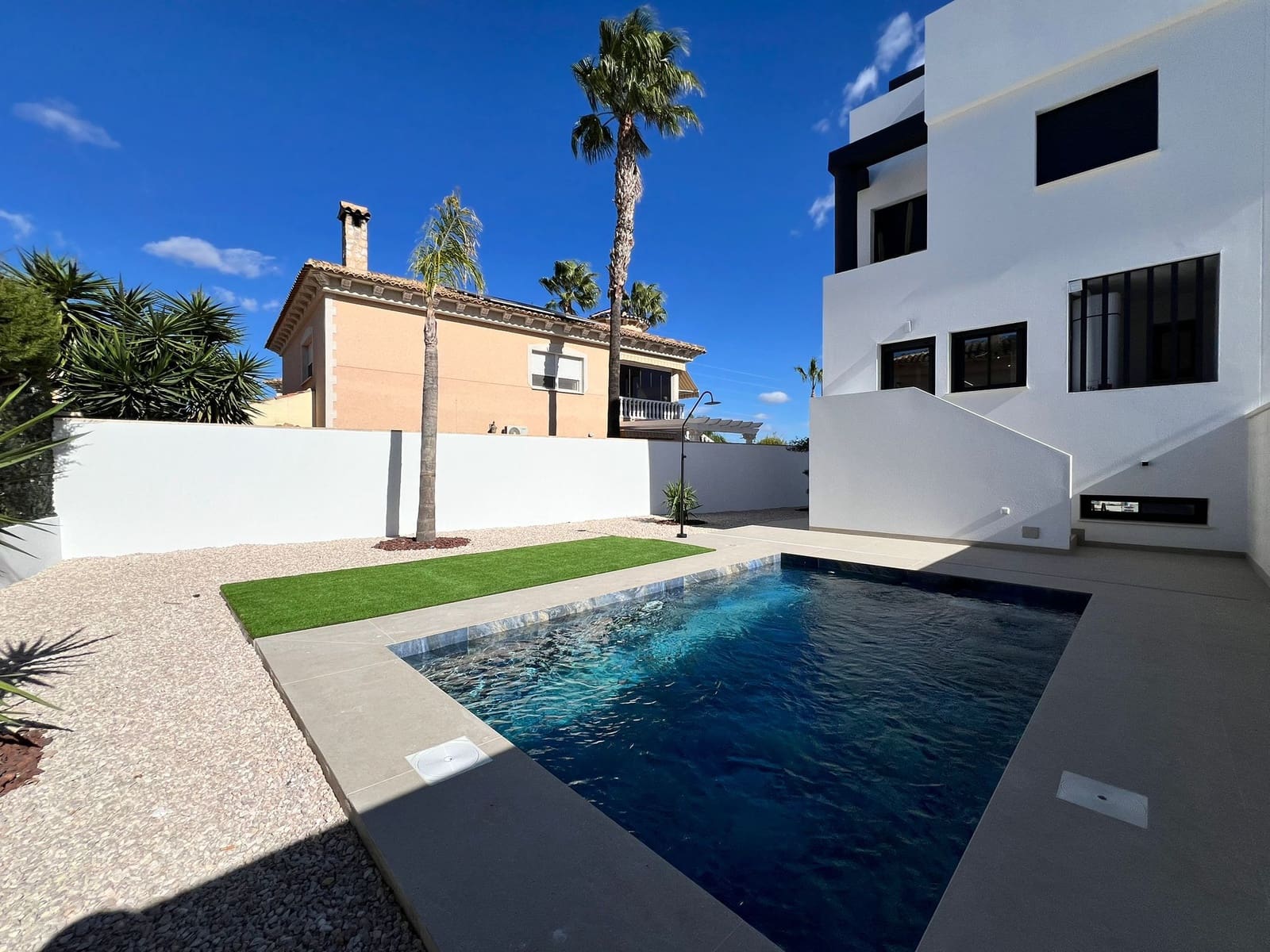 3 slaapkamer Halfvrijstaande villa te koop in Benferri - € 318.000 (Ref: 9874414)