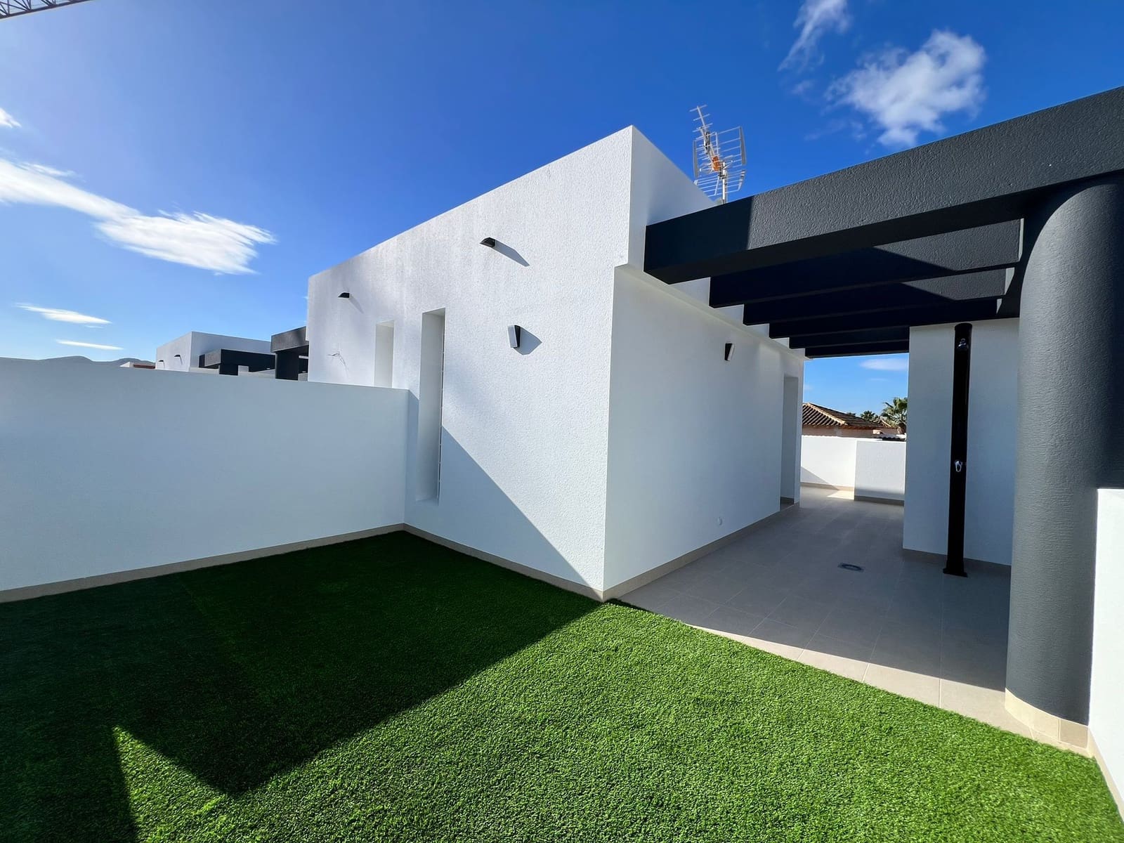 3 slaapkamer Halfvrijstaande villa te koop in Benferri - € 318.000 (Ref: 9874414)