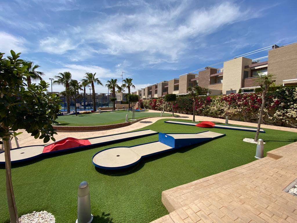 Appartement de 2 chambres de location de vacances à Torrevieja avec piscine - 420 € (Ref: 9880232)