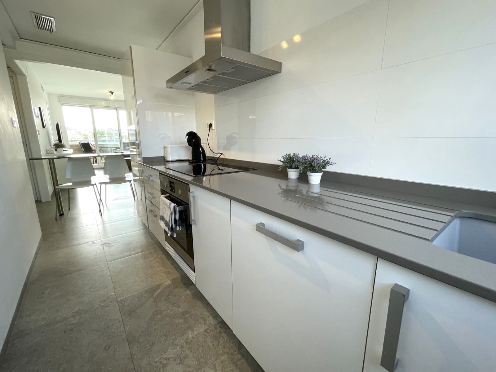 Appartement de 2 chambres de location de vacances à Torrevieja avec piscine - 420 € (Ref: 9880232)