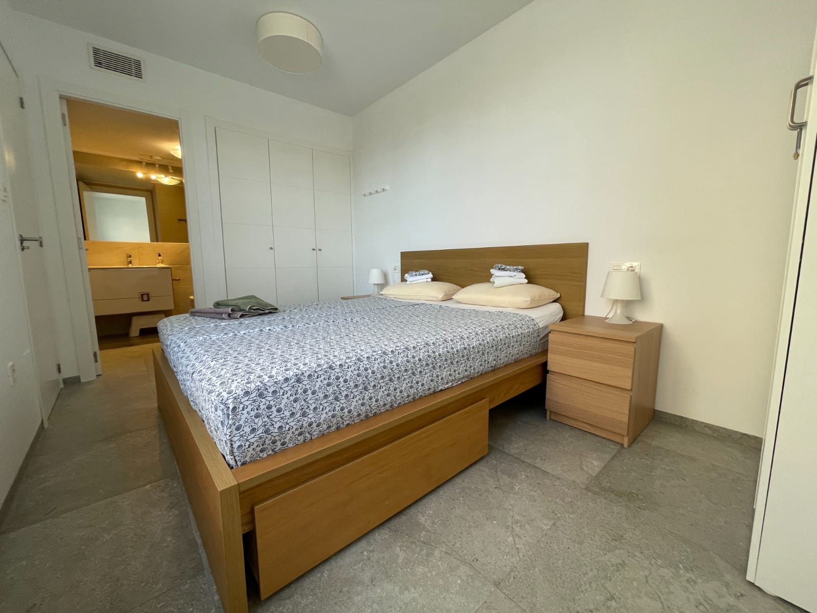 Appartement de 2 chambres de location de vacances à Torrevieja avec piscine - 420 € (Ref: 9880232)