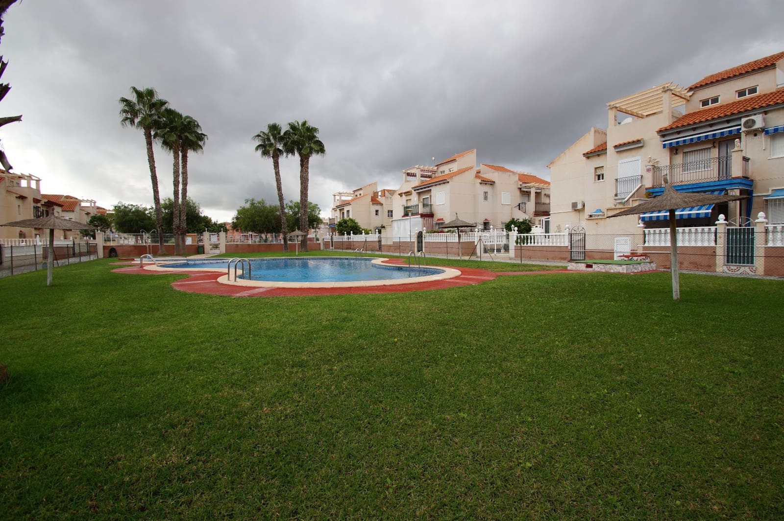 2 bedroom Bungalow for sale in Playa Flamenca with pool - € 155,000 (Ref: 9924237)