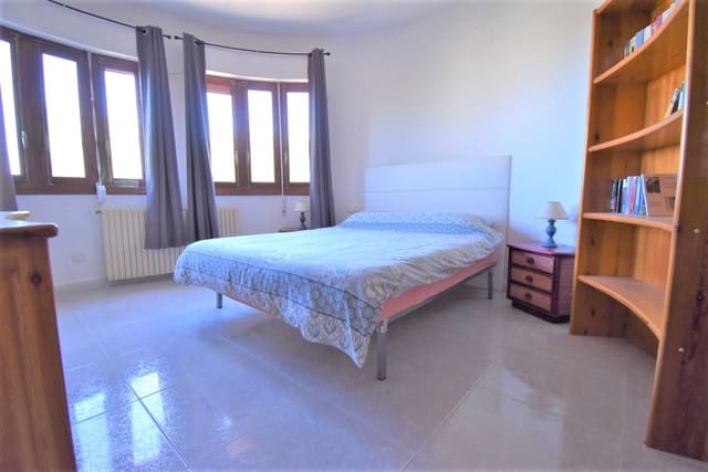 Chalet de 6 habitaciones en Villamartin, Orihuela en venta con piscina - 450.000 € (Ref: 9926754)