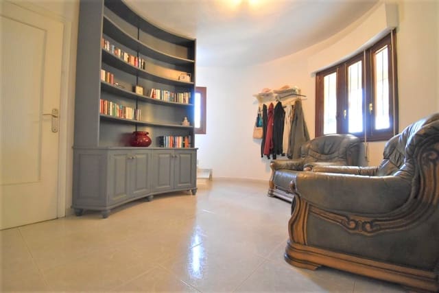 Chalet de 6 habitaciones en Villamartin, Orihuela en venta con piscina - 450.000 € (Ref: 9926754)