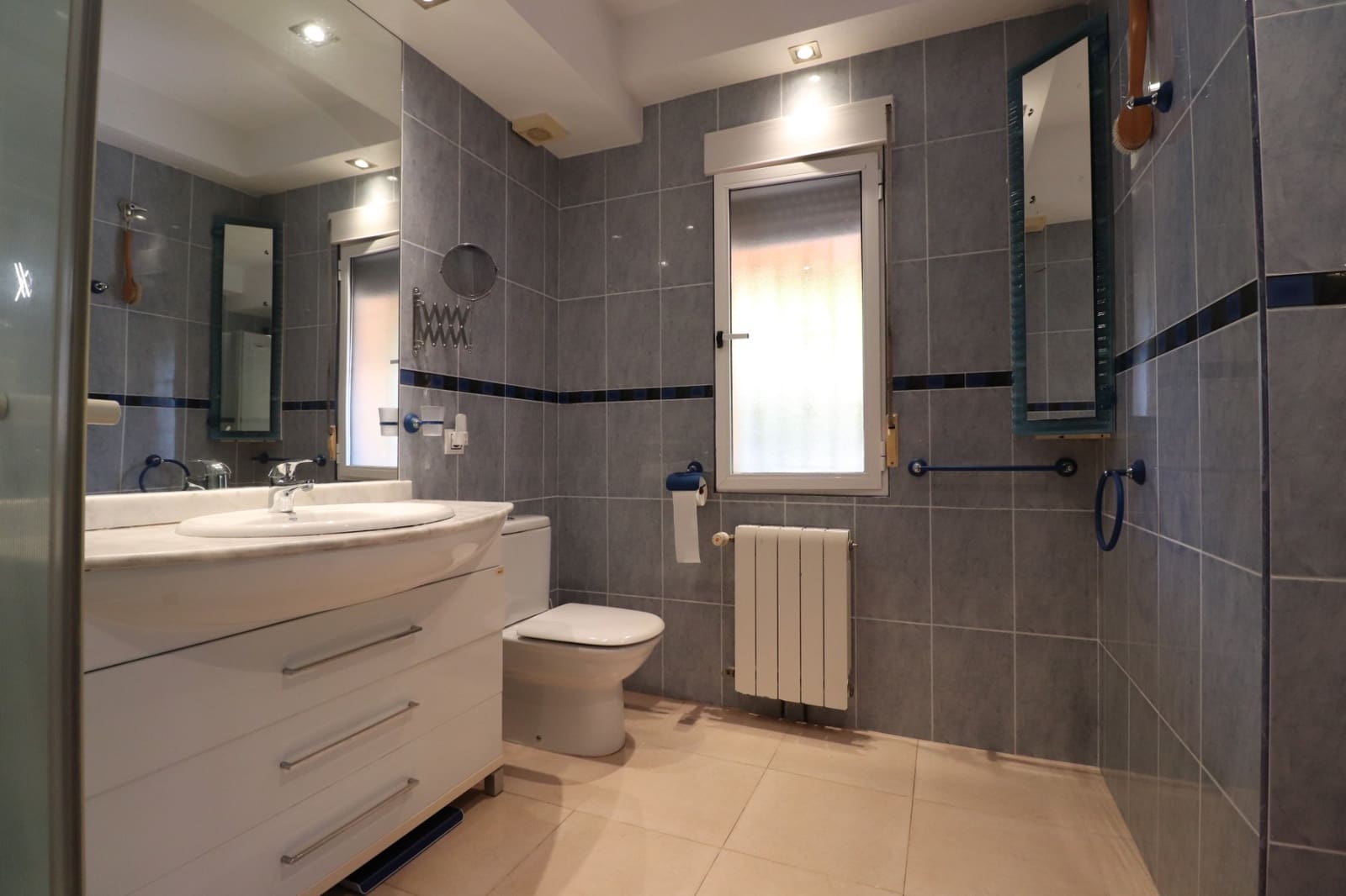 3 bedroom Villa for sale in Algorfa with pool - € 549,500 (Ref: 9926934)
