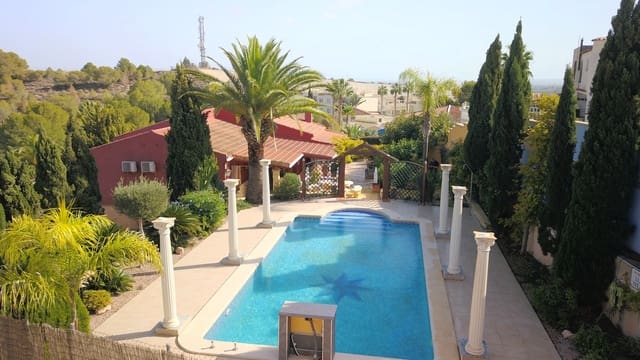 3 bedroom Villa for sale in Algorfa with pool - € 549,500 (Ref: 9926934)