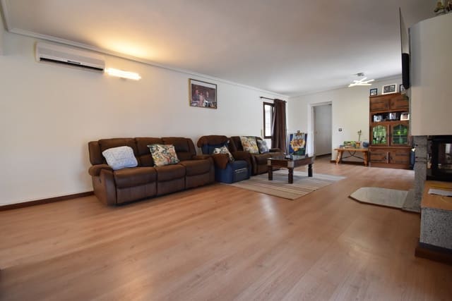 4 soverom Villa til salgs i Villamartin, Orihuela med svømmebasseng - € 630 000 (Ref: 9926937)