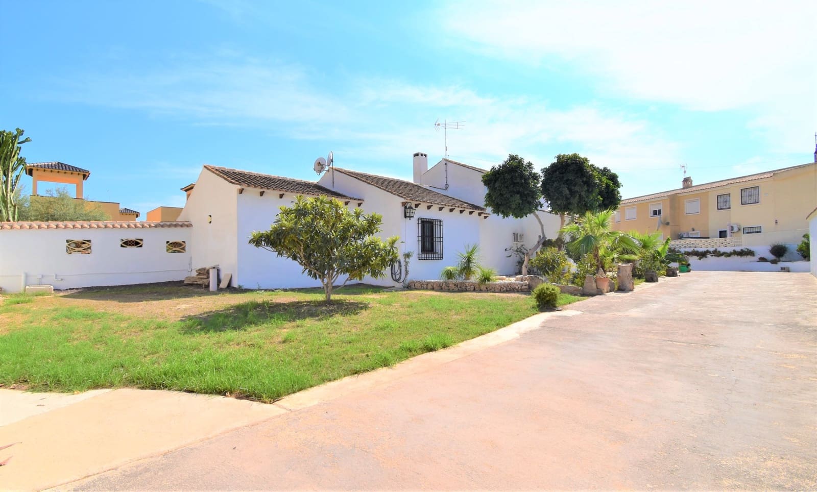 4 soverom Villa til salgs i Villamartin med svømmebasseng - € 630 000 (Ref: 9926937)