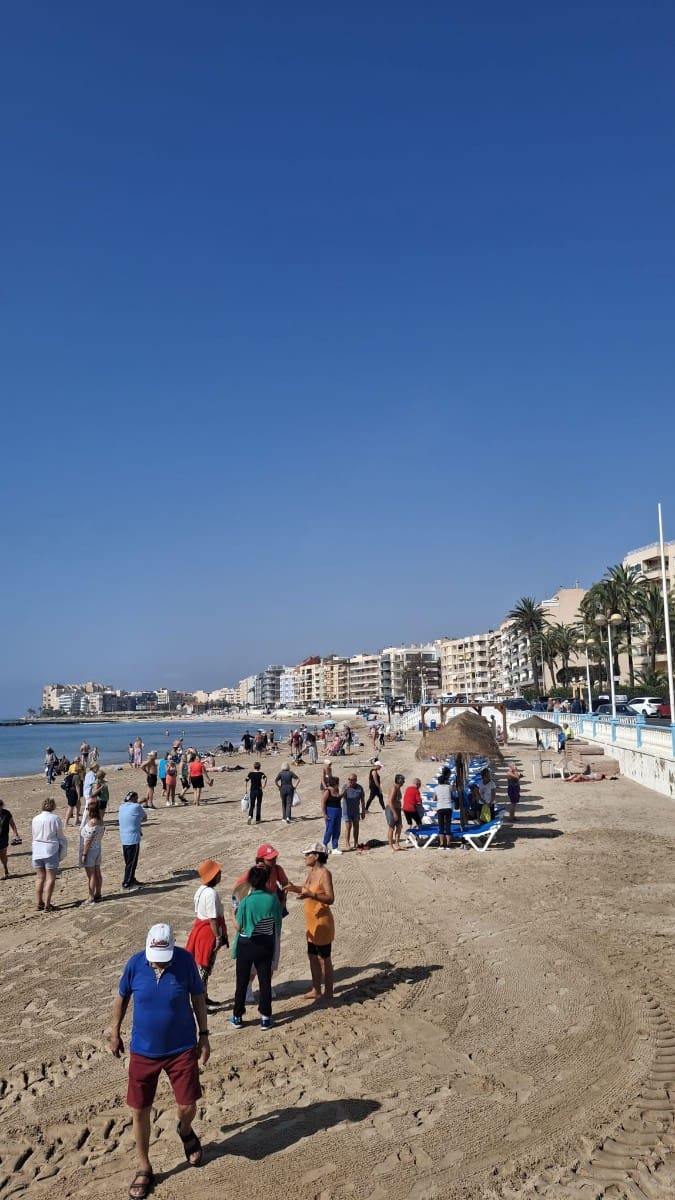 3 bedroom Apartment for sale in Torrevieja with pool - € 255,000 (Ref: 9930419)