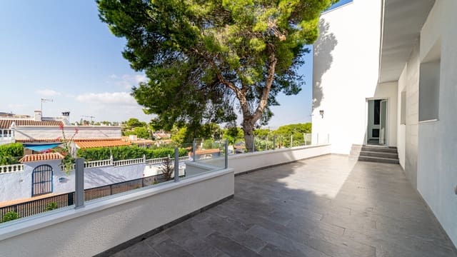 6 sovrum Villa till salu i Los Balcones - Los Altos, Torrevieja med pool - 890 000 € (Ref: 9930422)