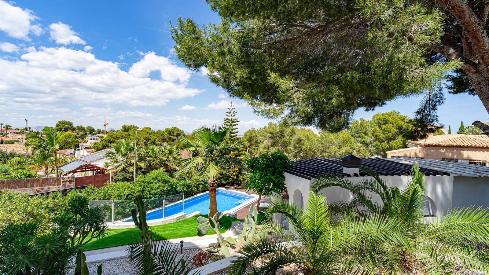 6 sovrum Villa till salu i Torrevieja med pool - 890 000 € (Ref: 9930422)