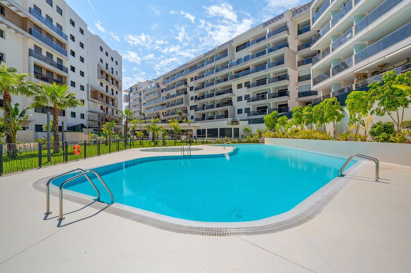 3 makuuhuone Huoneisto myytävänä paikassa Dehesa de Campoamor mukana uima-altaan - 349 000 € (Ref: 9930427)