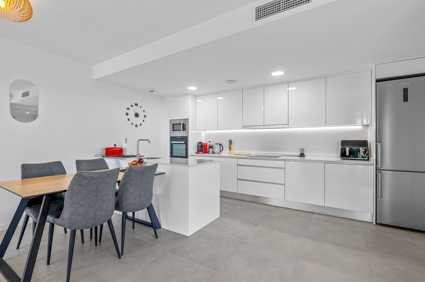 3 makuuhuone Huoneisto myytävänä paikassa Dehesa de Campoamor mukana uima-altaan - 349 000 € (Ref: 9930427)