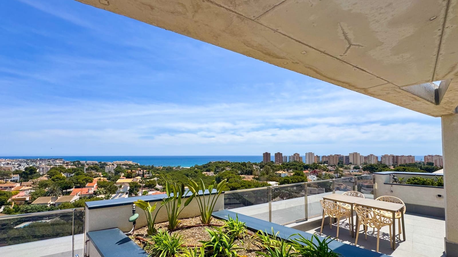 3 makuuhuone Huoneisto myytävänä paikassa Dehesa de Campoamor mukana uima-altaan - 349 000 € (Ref: 9930427)