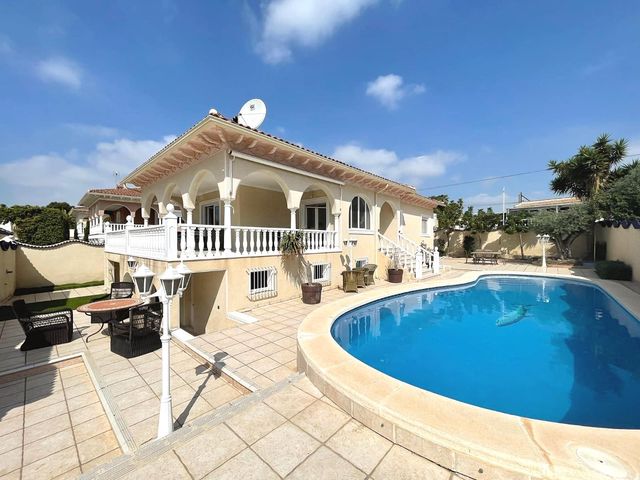 4 quarto Moradia para venda em Ciudad Quesada, Rojales com piscina - 585 000 € (Ref: 9930432)