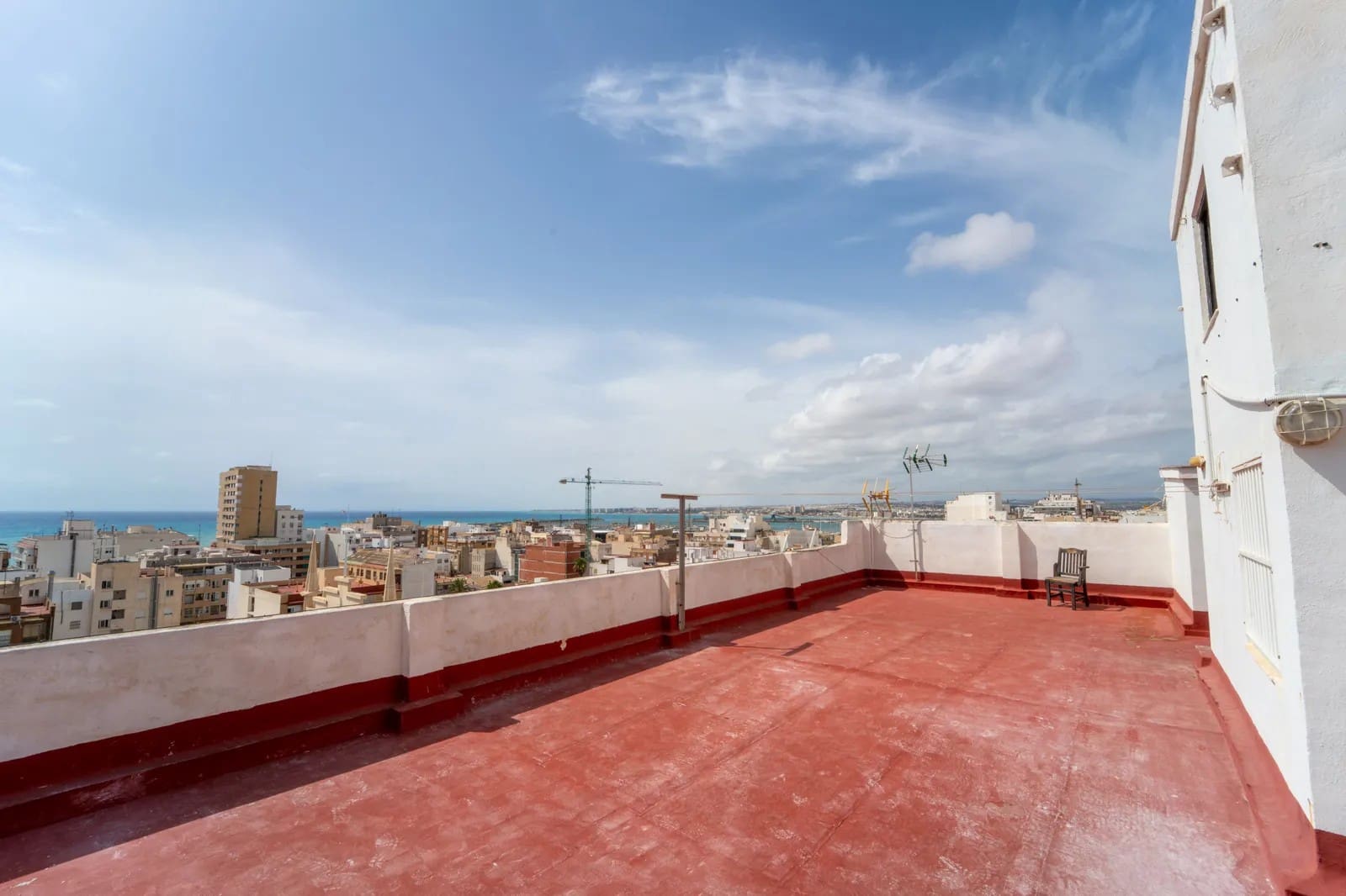 2 Zimmer Apartment zu verkaufen in Torrevieja mit Pool - 285.000 € (Ref: 9930434)