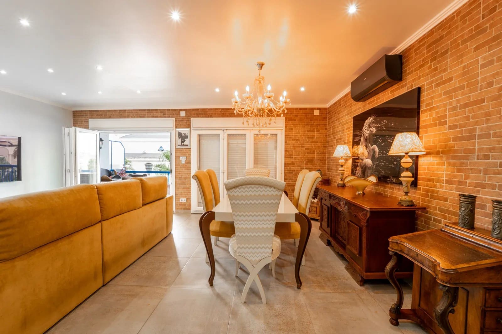 2 Zimmer Apartment zu verkaufen in Torrevieja mit Pool - 285.000 € (Ref: 9930434)
