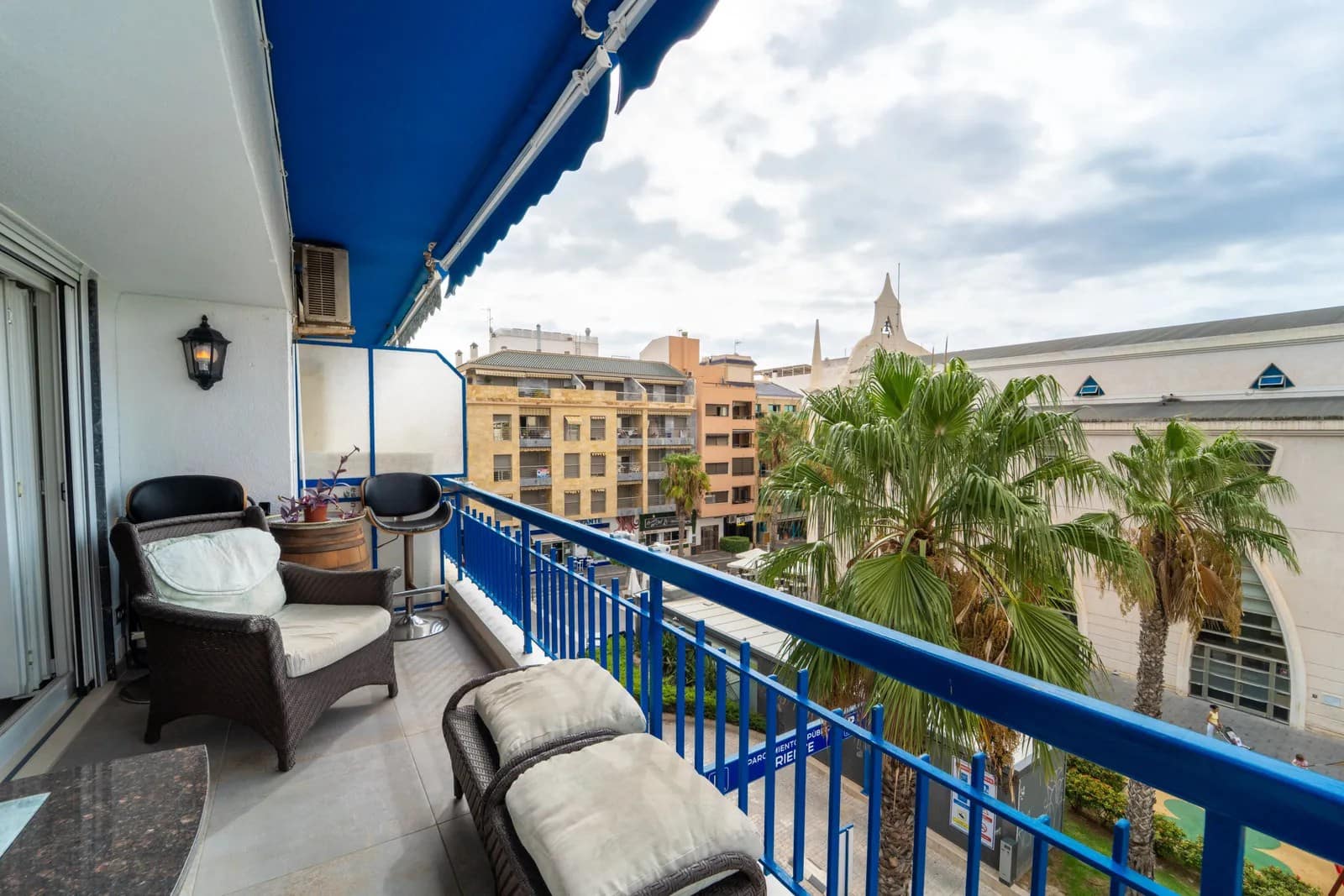 2 Zimmer Apartment zu verkaufen in Torrevieja mit Pool - 285.000 € (Ref: 9930434)