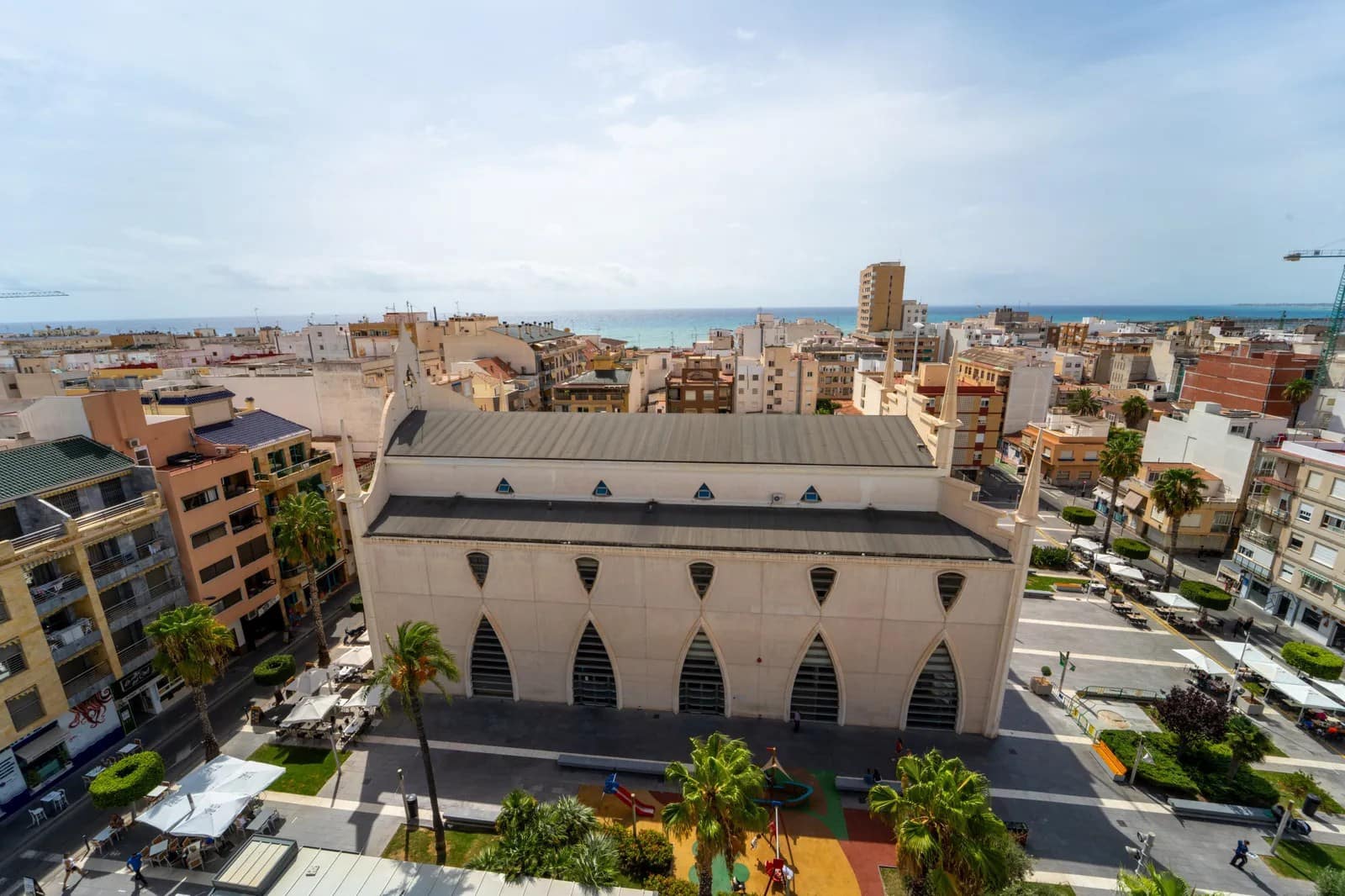 2 Zimmer Apartment zu verkaufen in Torrevieja mit Pool - 285.000 € (Ref: 9930434)