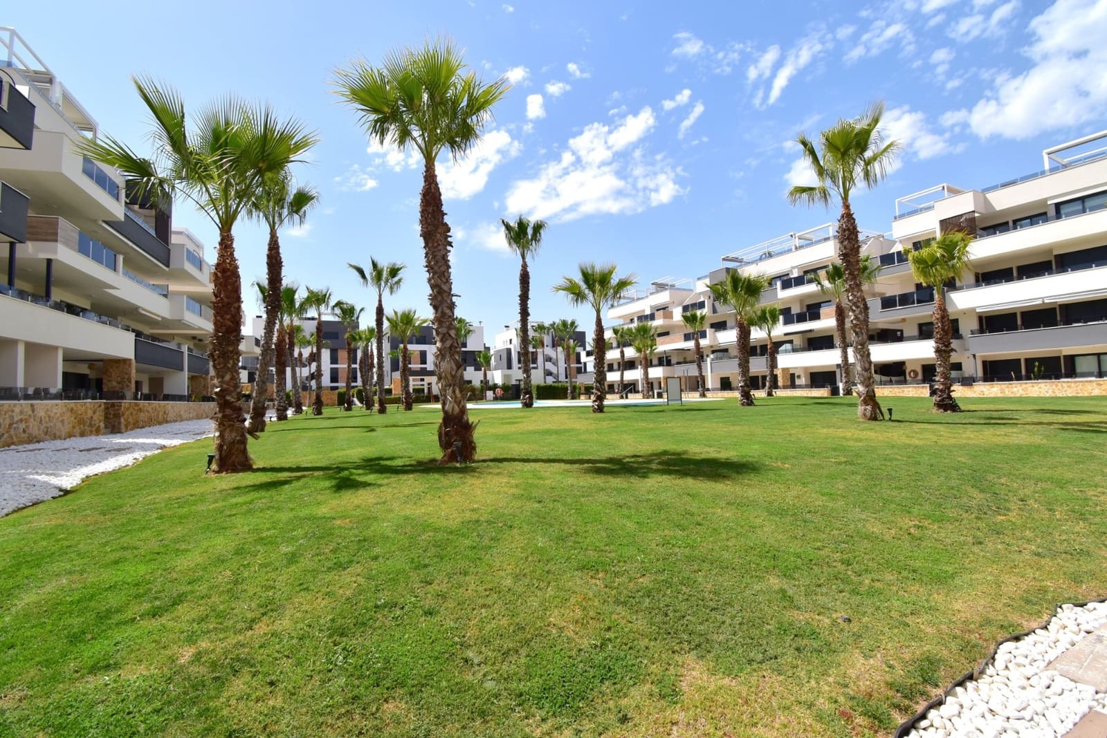 2 slaapkamer Appartement te koop in Los Altos met zwembad - € 279.000 (Ref: 9930436)