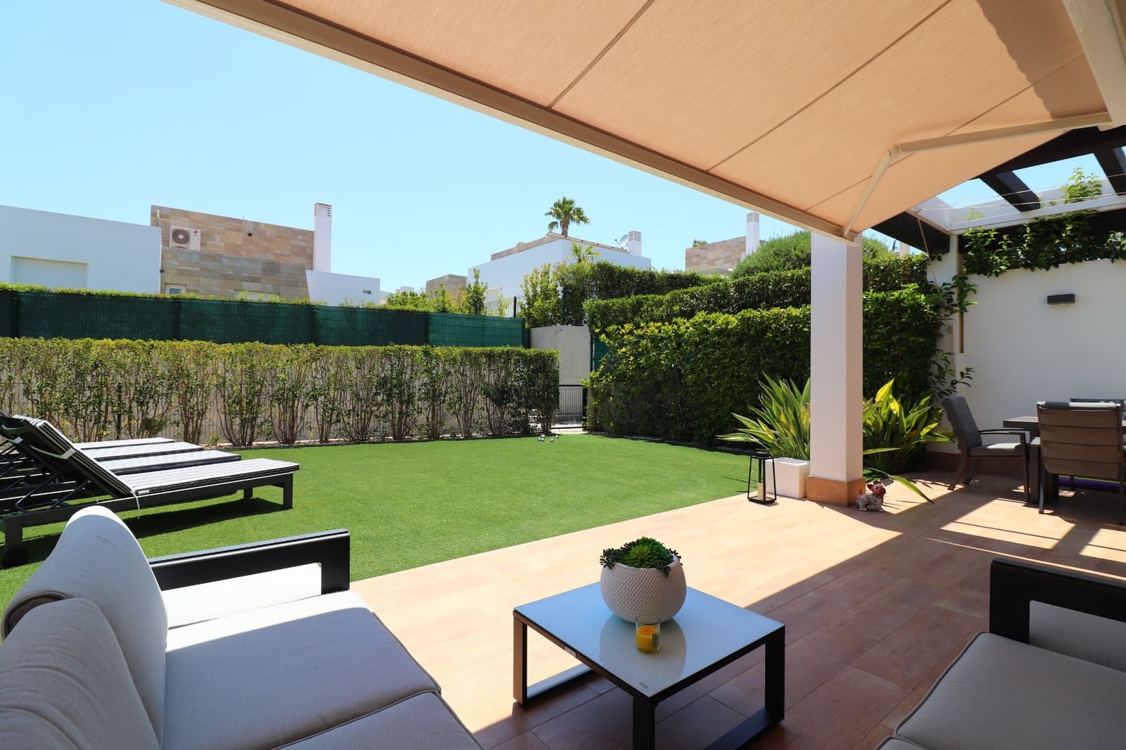 Chalet de 3 habitaciones en Algorfa en venta con piscina - 550.000 € (Ref: 9930447)