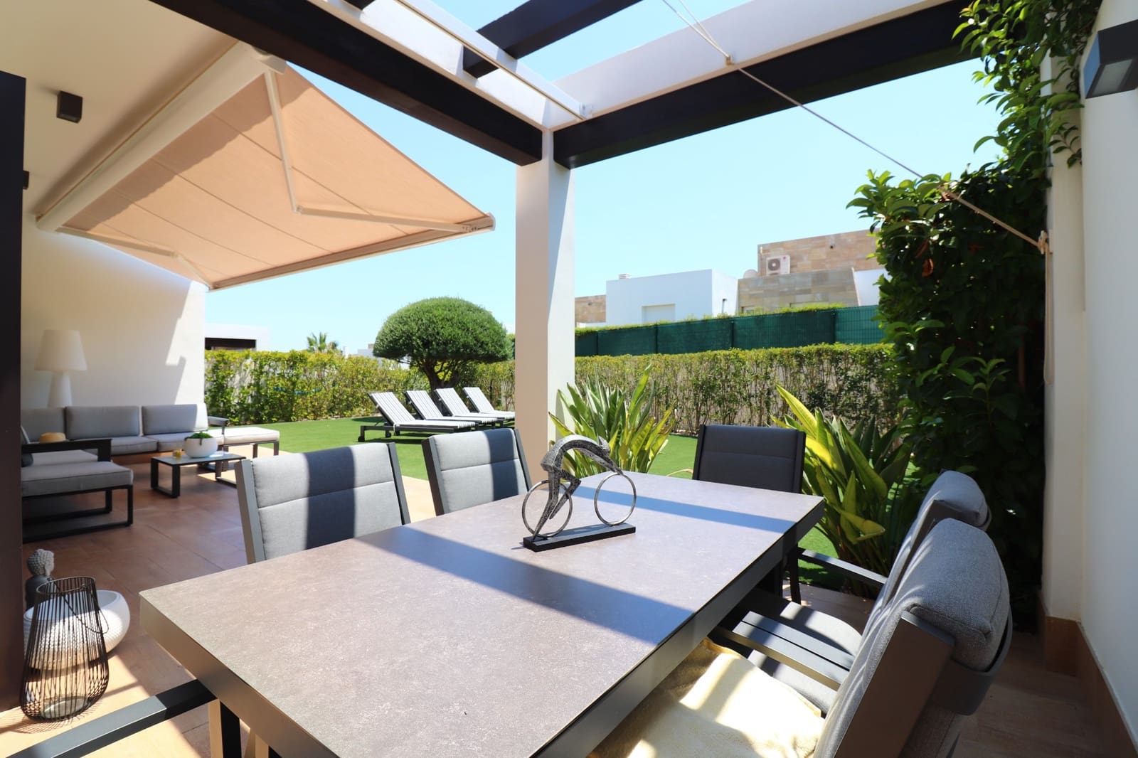 Chalet de 3 habitaciones en Algorfa en venta con piscina - 550.000 € (Ref: 9930447)