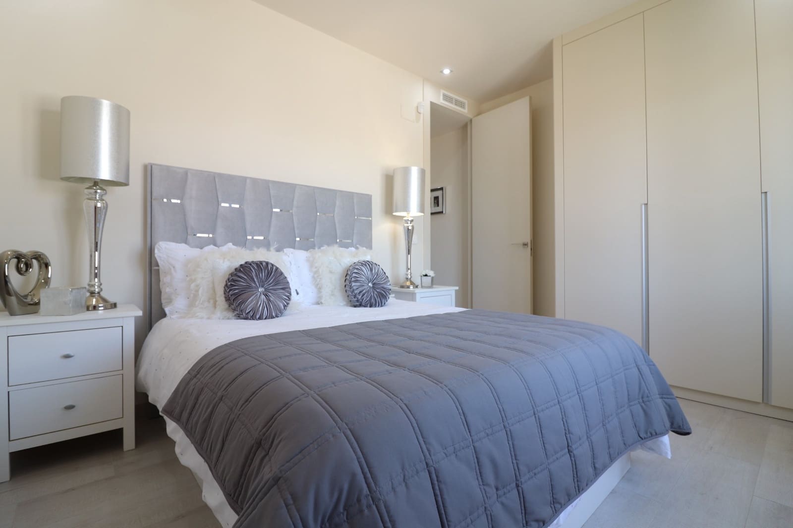 Chalet de 3 habitaciones en Algorfa en venta con piscina - 550.000 € (Ref: 9930447)