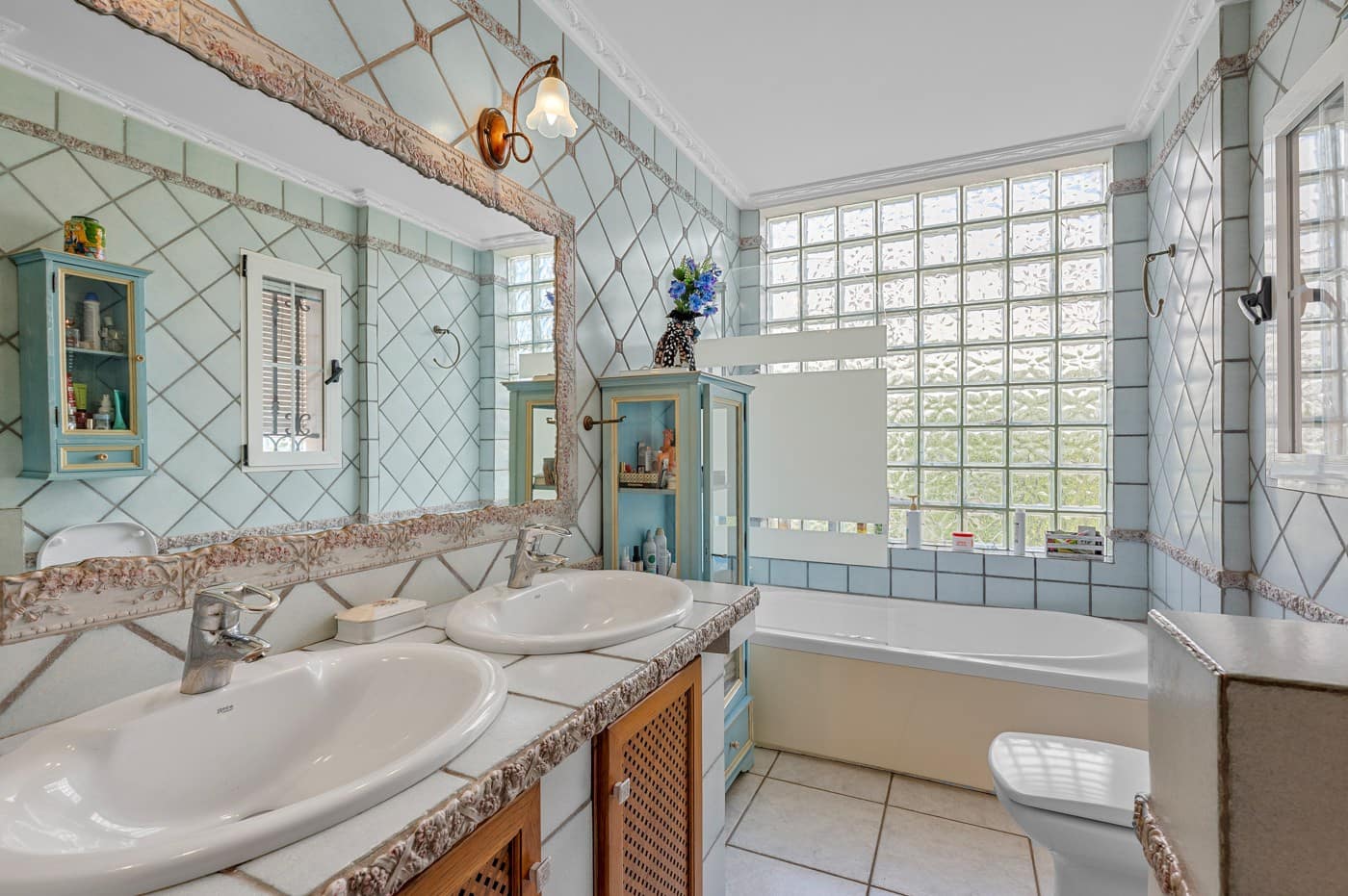 6 soveværelse Villa til salg i Torrevieja med swimmingpool - € 950.000 (Ref: 9930448)