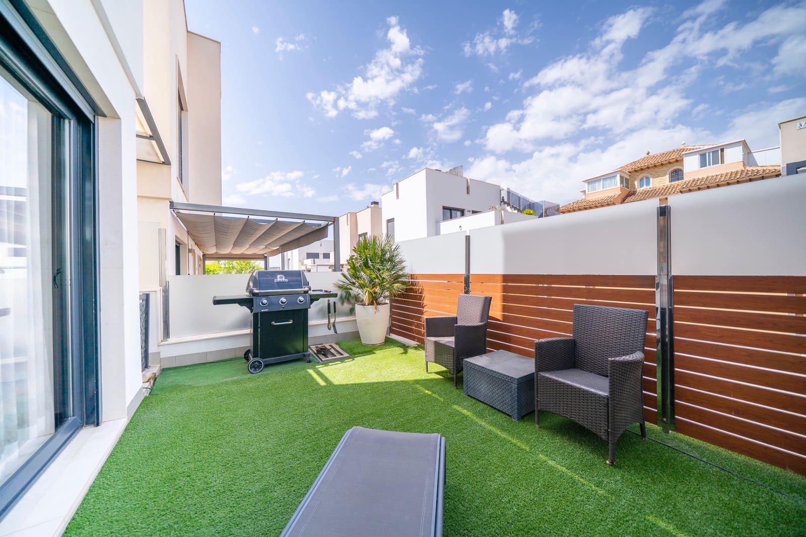 4 camera da letto Villa in vendita in Torrevieja con piscina - 559.000 € (Rif: 9930449)