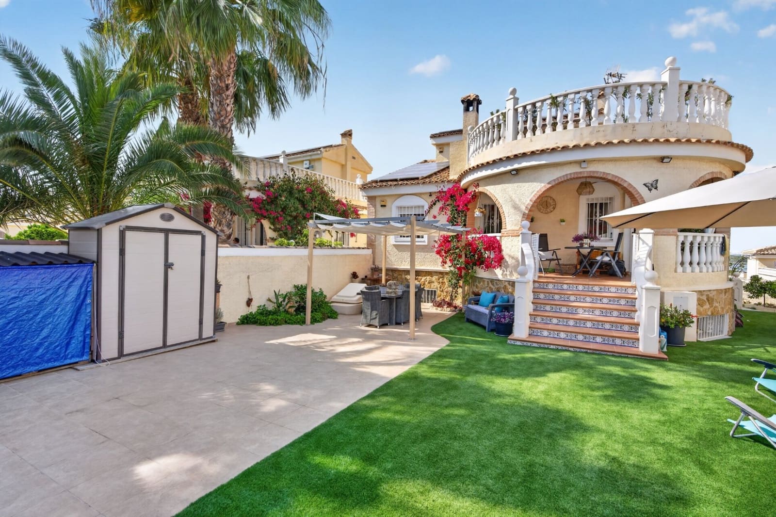 6 soveværelse Villa til salg i Gran Alacant med swimmingpool - € 539.900 (Ref: 9930472)