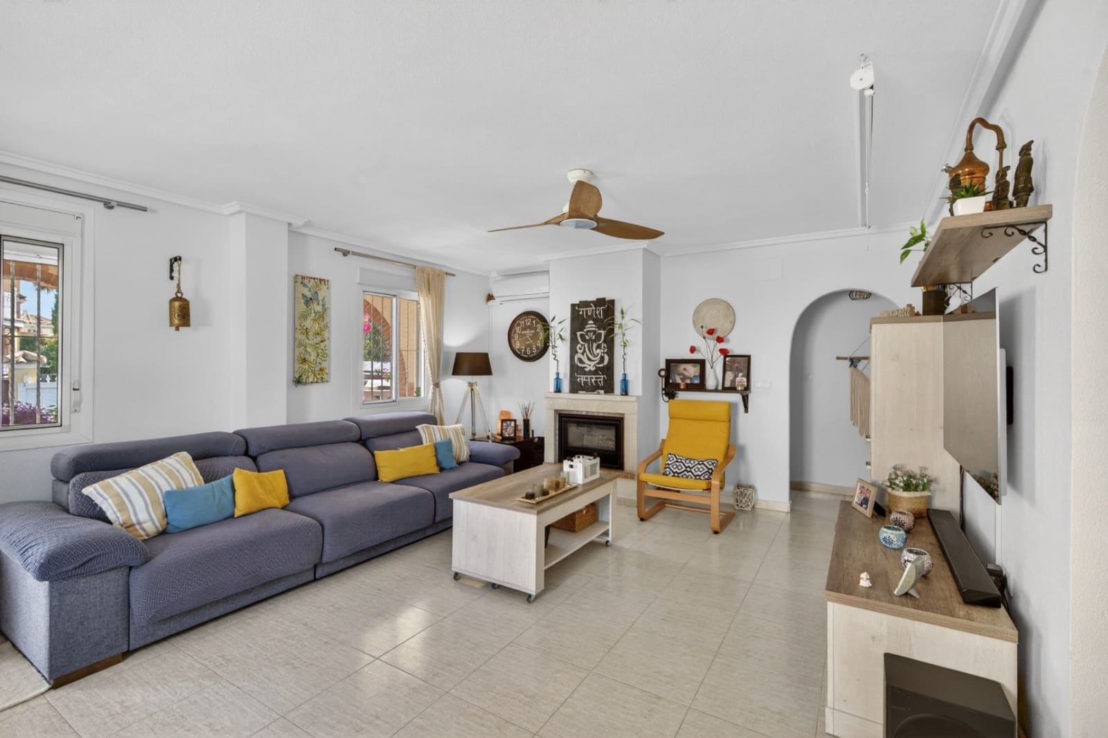 6 soveværelse Villa til salg i Gran Alacant med swimmingpool - € 539.900 (Ref: 9930472)
