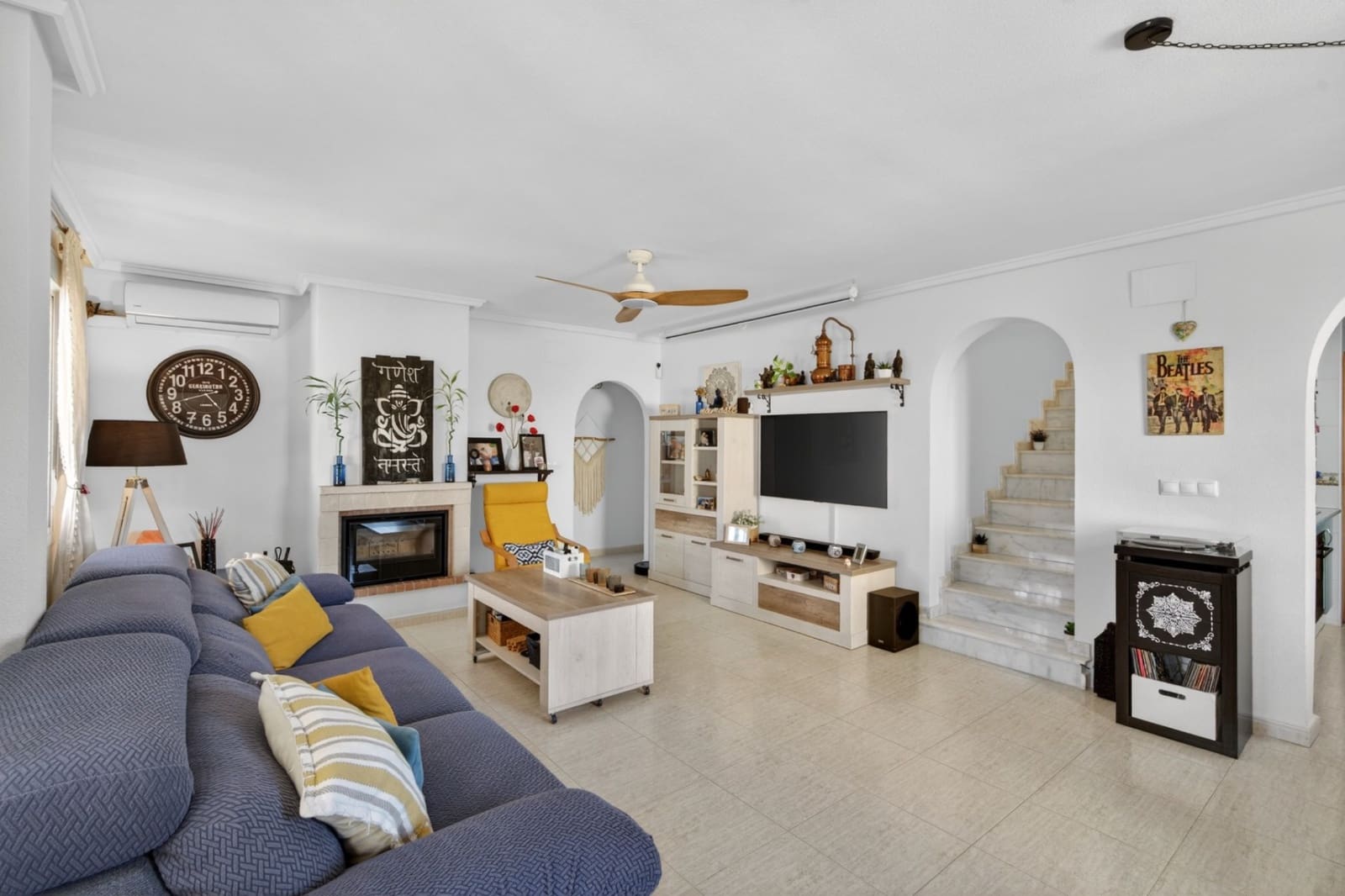 6 soveværelse Villa til salg i Gran Alacant med swimmingpool - € 539.900 (Ref: 9930472)