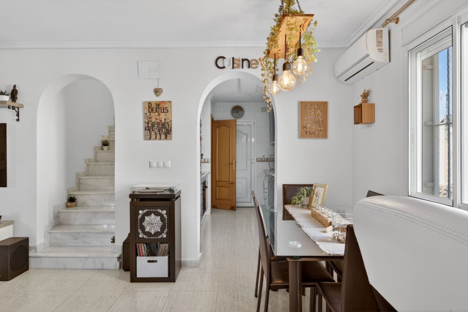6 soveværelse Villa til salg i Gran Alacant med swimmingpool - € 539.900 (Ref: 9930472)
