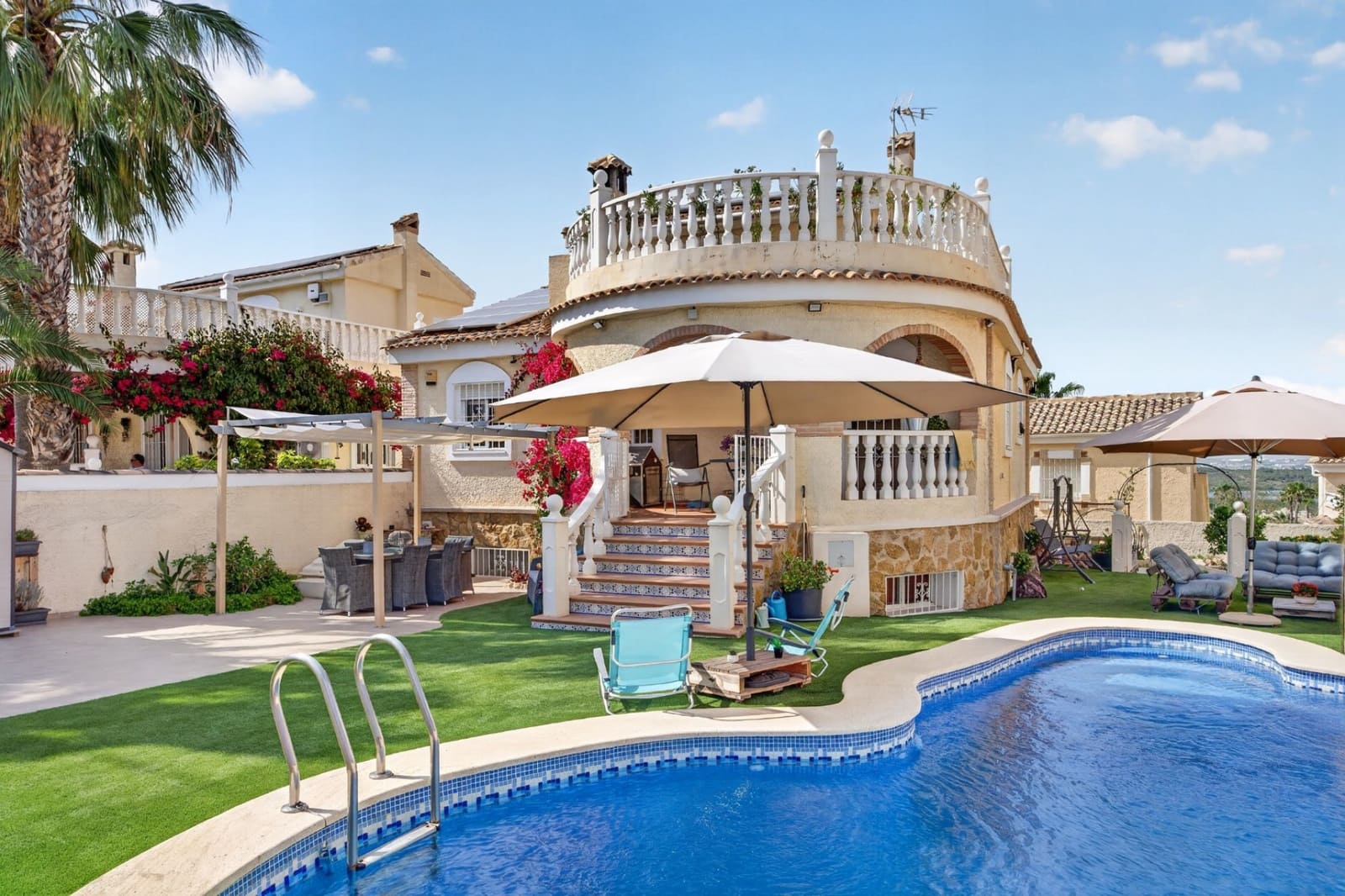 6 soveværelse Villa til salg i Gran Alacant med swimmingpool - € 539.900 (Ref: 9930472)