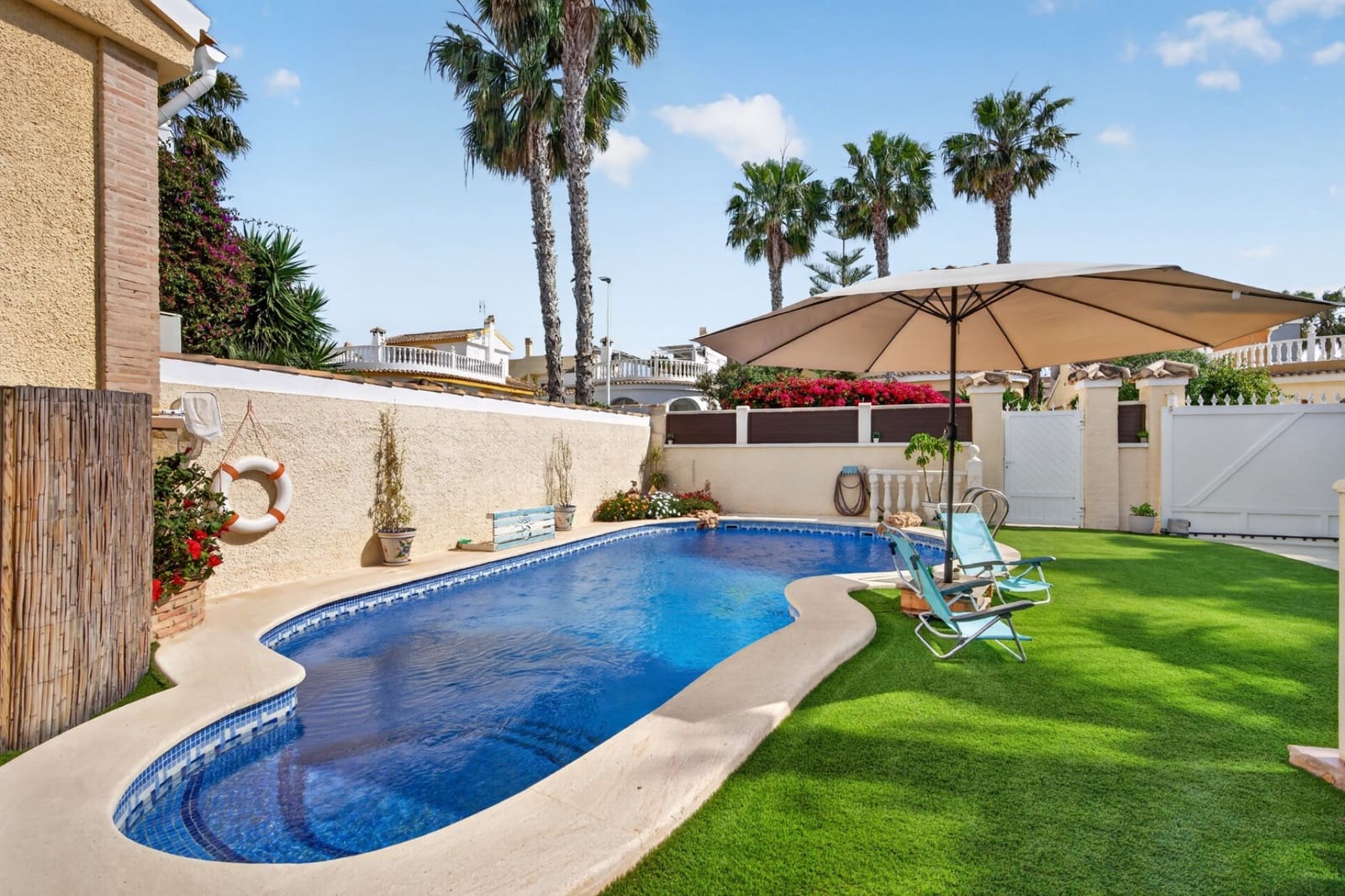 6 soveværelse Villa til salg i Gran Alacant med swimmingpool - € 539.900 (Ref: 9930472)