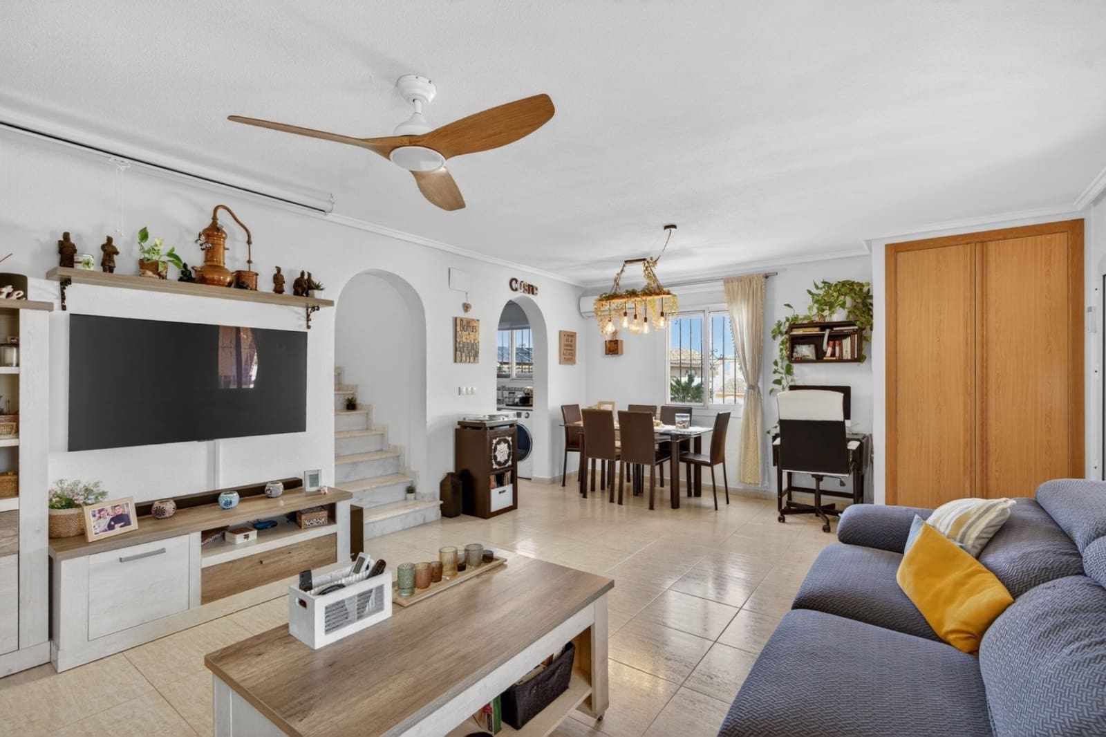 6 soveværelse Villa til salg i Gran Alacant med swimmingpool - € 539.900 (Ref: 9930472)