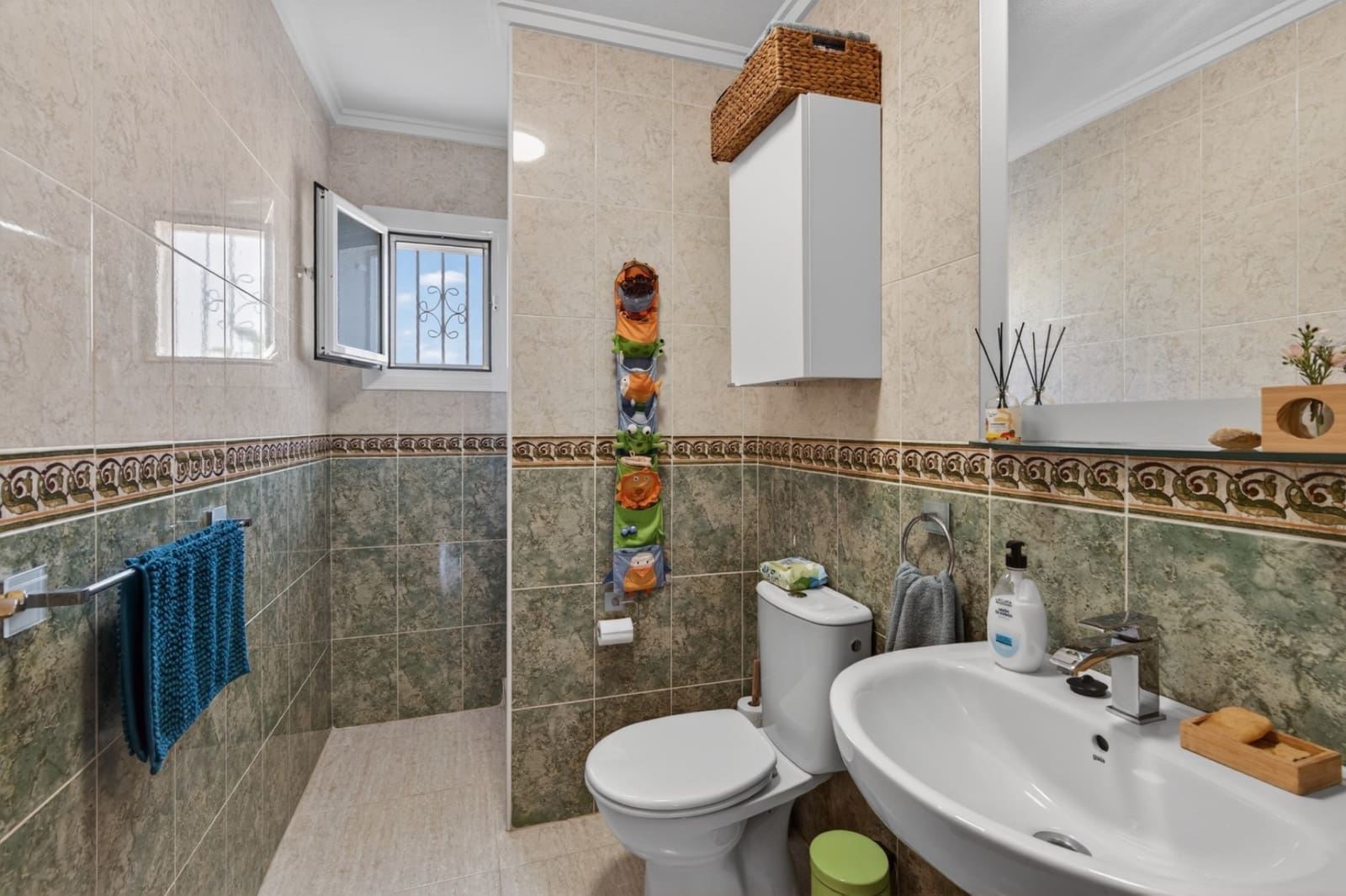 6 soveværelse Villa til salg i Gran Alacant med swimmingpool - € 539.900 (Ref: 9930472)