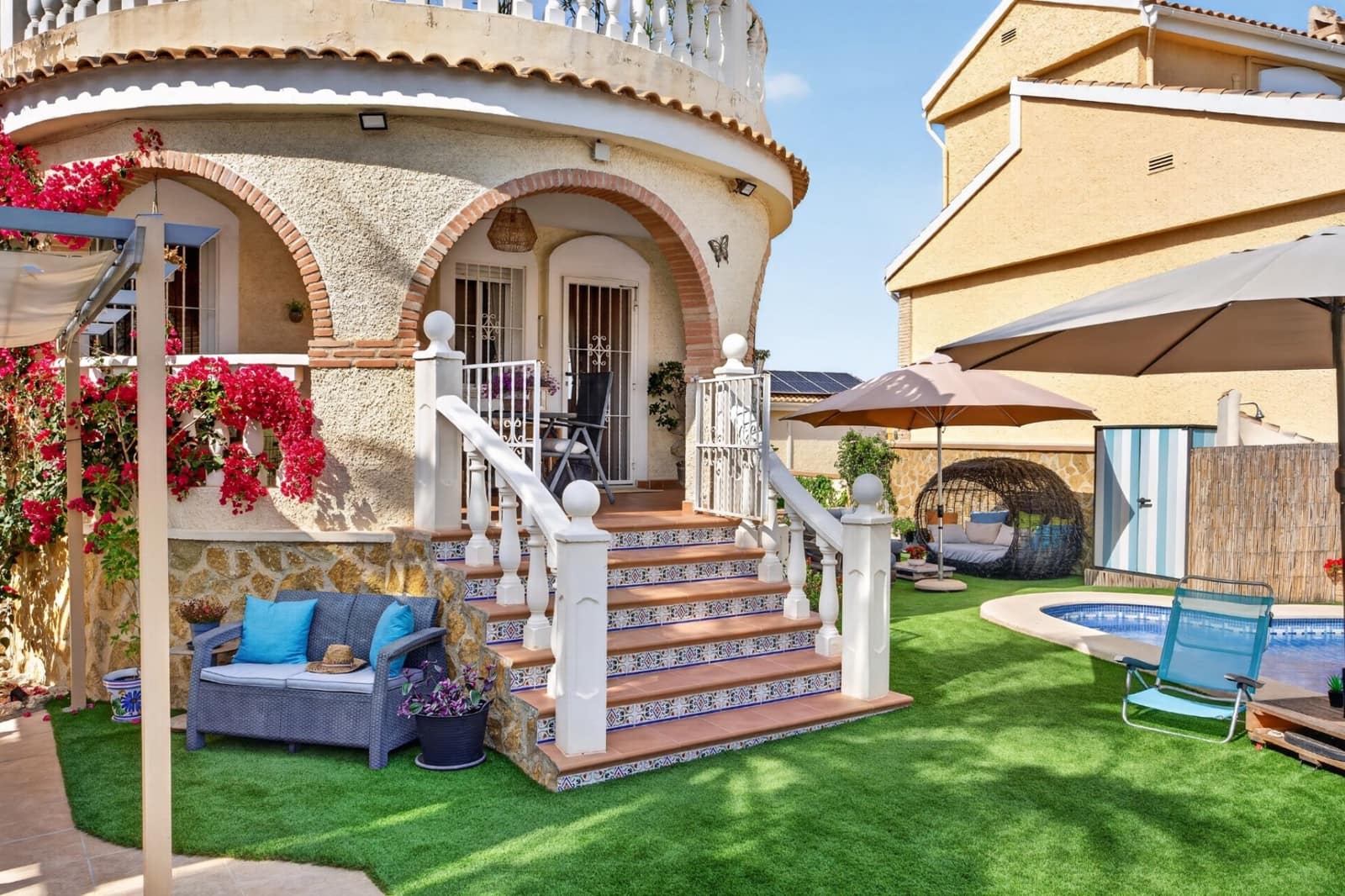 6 soveværelse Villa til salg i Gran Alacant med swimmingpool - € 539.900 (Ref: 9930472)
