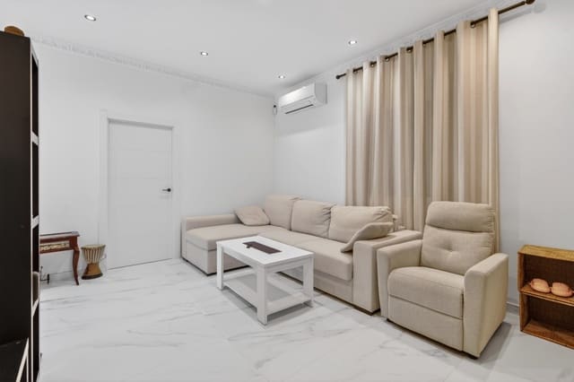 3 makuuhuone Huvila myytävänä paikassa El Altet, Elche / Elx mukana uima-altaan - 670 000 € (Ref: 9930473)